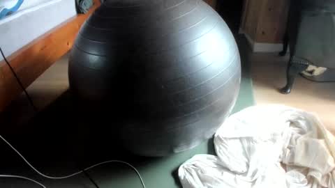 Snapshot of handncocknocum chatting on 02-10-25, 02:37 handncocknocum online show from 02-10-25, 02:37