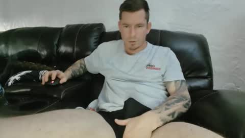 Snapshot of handofmeat11 chatting on 01-19-25, 04:14 Hand of meat online show from 01-19-25, 04:14