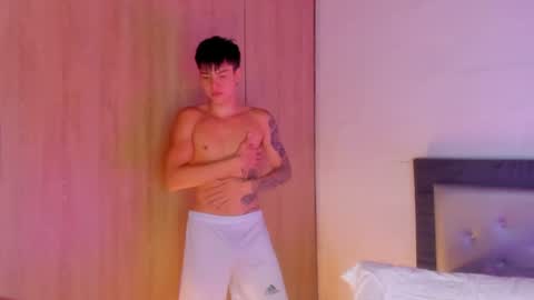 Snapshot of handsome_boys69 chatting on 06-18-26, 09:14 handsome_boys69 online show from 06-18-26, 09:14
