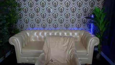 Snapshot of handsome_d_ chatting on 09-11-25, 06:02 Dayana online show from 09-11-25, 06:02