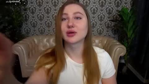 Snapshot of handsome_d_ chatting on 09-17-25, 06:04 Dayana online show from 09-17-25, 06:04