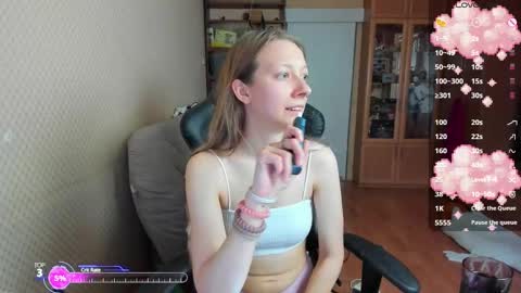 Snapshot of handsome_whale chatting on 11-28-25, 06:49 Mila online show from 11-28-25, 06:49