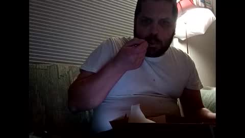 Snapshot of handsomedaddy198923 chatting on 09-18-25, 07:10 handsomedaddy198923 online show from 09-18-25, 07:10