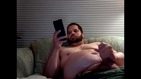 Snapshot of handsomedaddy198923 chatting on 09-28-25, 09:47 handsomedaddy198923 online show from 09-28-25, 09:47