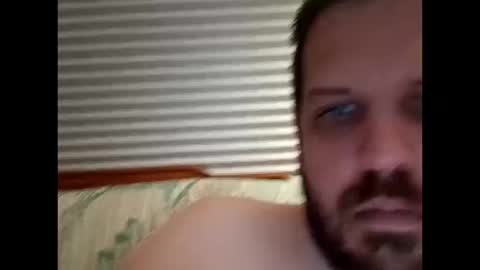 Snapshot of handsomedaddy198923 chatting on 10-19-25, 06:58 handsomedaddy198923 online show from 10-19-25, 06:58