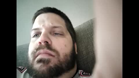 Snapshot of handsomedaddy198923 chatting on 10-19-25, 07:14 handsomedaddy198923 online show from 10-19-25, 07:14