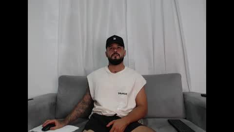 Snapshot of handsomen69 chatting on 03-05-26, 02:51 Handsomen online show from 03-05-26, 02:51