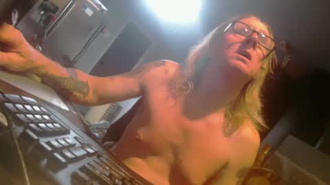 Handystudman online show from 12-16-24, 05:54