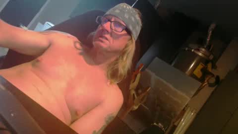 Handystudman online show from 01-26-25, 03:38