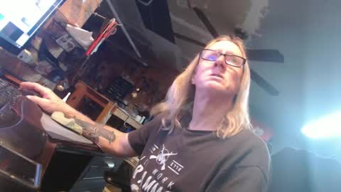 Handystudman online show from 02-12-25, 09:43