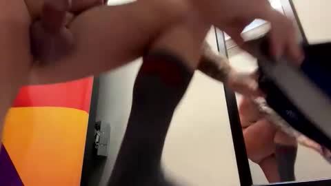 hangit0ut online show from 12-16-25, 05:18