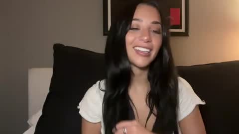 Snapshot of hangoutwithvanessa chatting on 06-25-26, 03:28 Vanessa online show from 06-25-26, 03:28