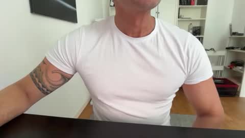 Snapshot of hankmoody6 chatting on 09-17-25, 09:33 hanky online show from 09-17-25, 09:33