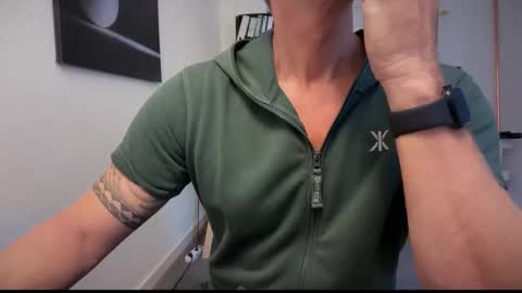 Snapshot of hankmoody6 chatting on 10-17-25, 09:45 hanky online show from 10-17-25, 09:45