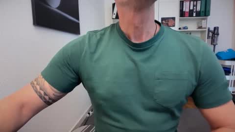 Snapshot of hankmoody6 chatting on 02-16-26, 02:13 hanky online show from 02-16-26, 02:13