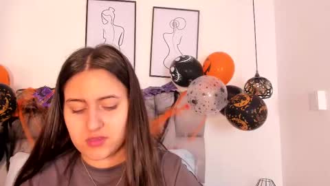 hanna__evans_ online show from 10-30-25, 12:17