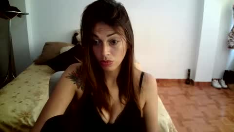 Snapshot of hanna_charming chatting on 12-19-24, 04:57 Hanna charming online show from 12-19-24, 04:57