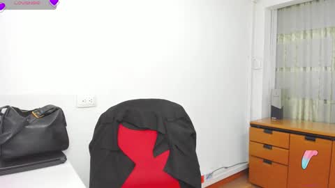 Sara online show from 09-18-25, 03:25