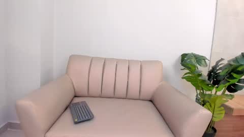Snapshot of hanna_foxi chatting on 07-16-26, 12:11 Hanna Foxi online show from 07-16-26, 12:11
