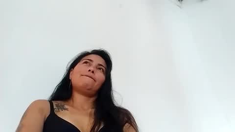 Snapshot of hanna_girl21 chatting on 10-29-25, 08:32 HANNA online show from 10-29-25, 08:32