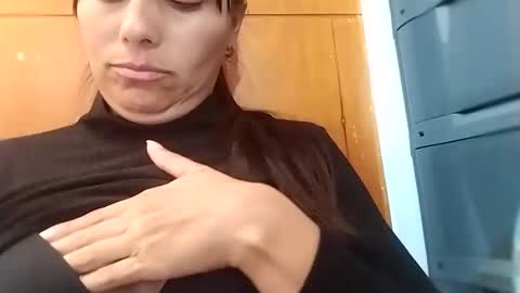 Snapshot of hanna_girl21 chatting on 11-06-25, 09:05 HANNA online show from 11-06-25, 09:05