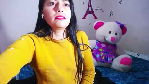 Snapshot of hanna_girl21 chatting on 12-14-25, 11:15 HANNA online show from 12-14-25, 11:15