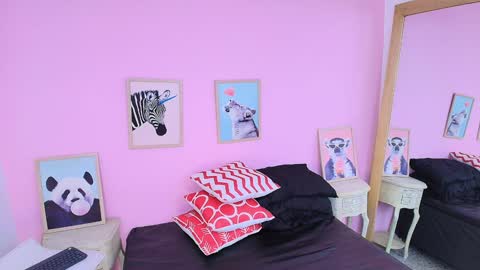 Snapshot of hanna_grray chatting on 12-19-24, 10:56 Hanna online show from 12-19-24, 10:56