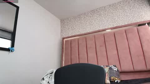  H A N N A  online show from 04-07-26, 08:31