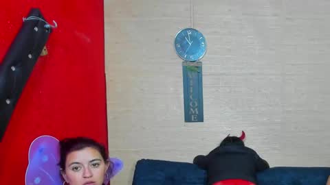 Hanna online show from 10-31-25, 04:02