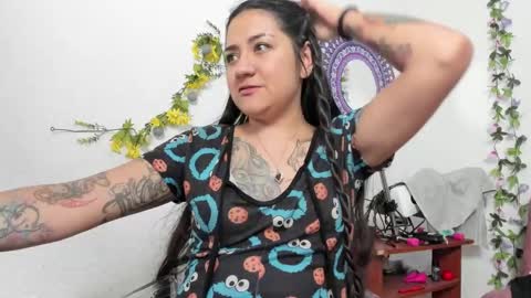 Snapshot of hanna_moore1 chatting on 01-23-25, 08:13 Camila online show from 01-23-25, 08:13