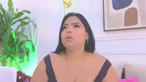 Snapshot of hanna_squirt_1 chatting on 06-18-26, 11:03 HANNA SOFIA online show from 06-18-26, 11:03
