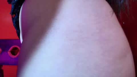 Snapshot of hannacarterr chatting on 10-11-25, 02:04 Hanna online show from 10-11-25, 02:04