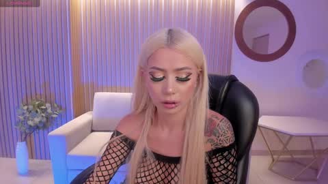 Snapshot of hannaconnor_ chatting on 03-05-25, 08:00 Hanna Connor online show from 03-05-25, 08:00