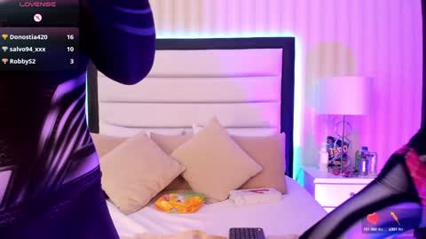 Snapshot of hannadawsons chatting on 12-22-24, 11:09 HannaDawsons online show from 12-22-24, 11:09