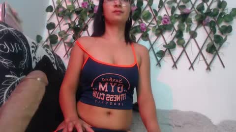 Snapshot of hannafalls chatting on 12-17-24, 02:55 SARA online show from 12-17-24, 02:55