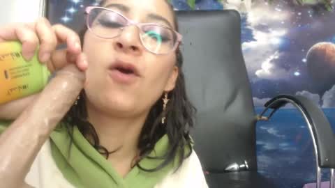 Snapshot of hannafalls chatting on 02-11-25, 07:16 SARA online show from 02-11-25, 07:16