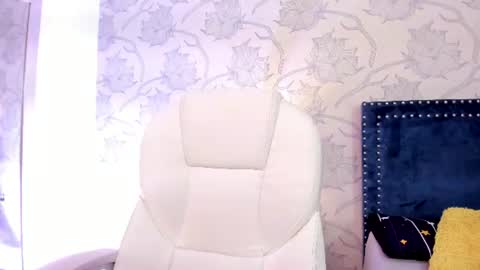 Snapshot of hannagh1_ chatting on 07-14-26, 06:13 online show from 07-14-26, 06:13