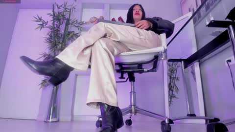 HANNAH HOWELL online show from 10-21-25, 09:32