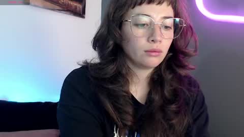 HannahHexx online show from 06-19-26, 01:54
