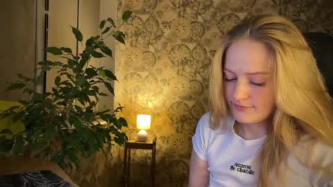 Snapshot of hannah_levis_ chatting on 02-24-25, 10:36 hannah levis online show from 02-24-25, 10:36