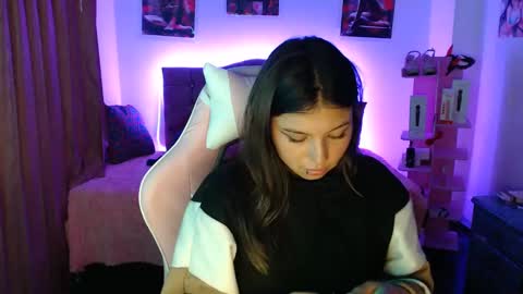 Snapshot of hannah_swet chatting on 02-11-25, 03:50 hannah_swet online show from 02-11-25, 03:50