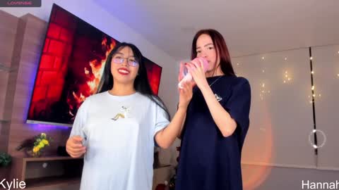 Snapshot of hannah_xoxo_ chatting on 01-02-25, 12:02 Hannah online show from 01-02-25, 12:02