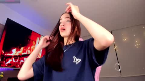 Snapshot of hannah_xoxo_ chatting on 01-05-25, 11:22 Hannah online show from 01-05-25, 11:22