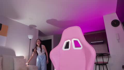 Snapshot of hannah_xoxo_ chatting on 02-10-25, 10:51 Hannah online show from 02-10-25, 10:51