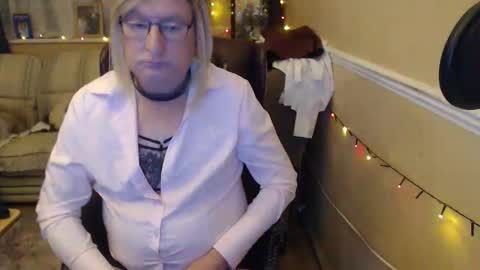 hannahcd57 online show from 04-19-26, 09:06