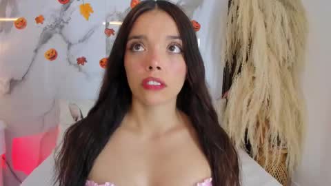 Snapshot of hannahill69 chatting on 10-29-25, 05:10 Hannahill69 online show from 10-29-25, 05:10