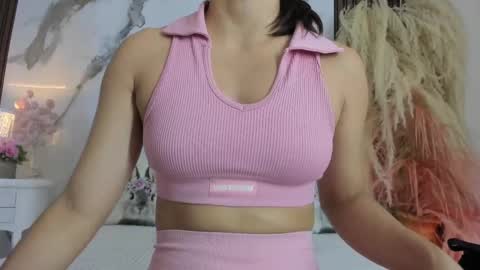 Snapshot of hannahill69 chatting on 11-21-25, 04:55 Hannahill69 online show from 11-21-25, 04:55