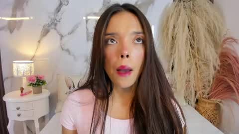 Snapshot of hannahill69 chatting on 05-13-26, 05:16 Hannahill69 online show from 05-13-26, 05:16