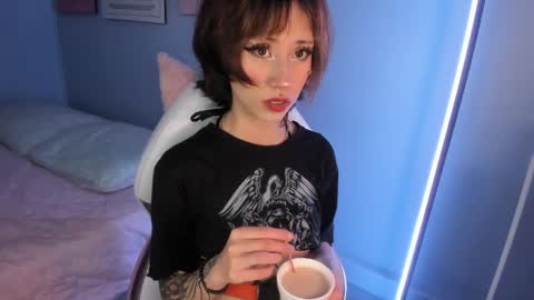 Snapshot of hannahpage chatting on 04-29-26, 12:31 Hannah online show from 04-29-26, 12:31
