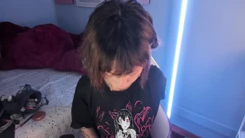 Snapshot of hannahpage chatting on 05-08-26, 12:10 Hannah online show from 05-08-26, 12:10